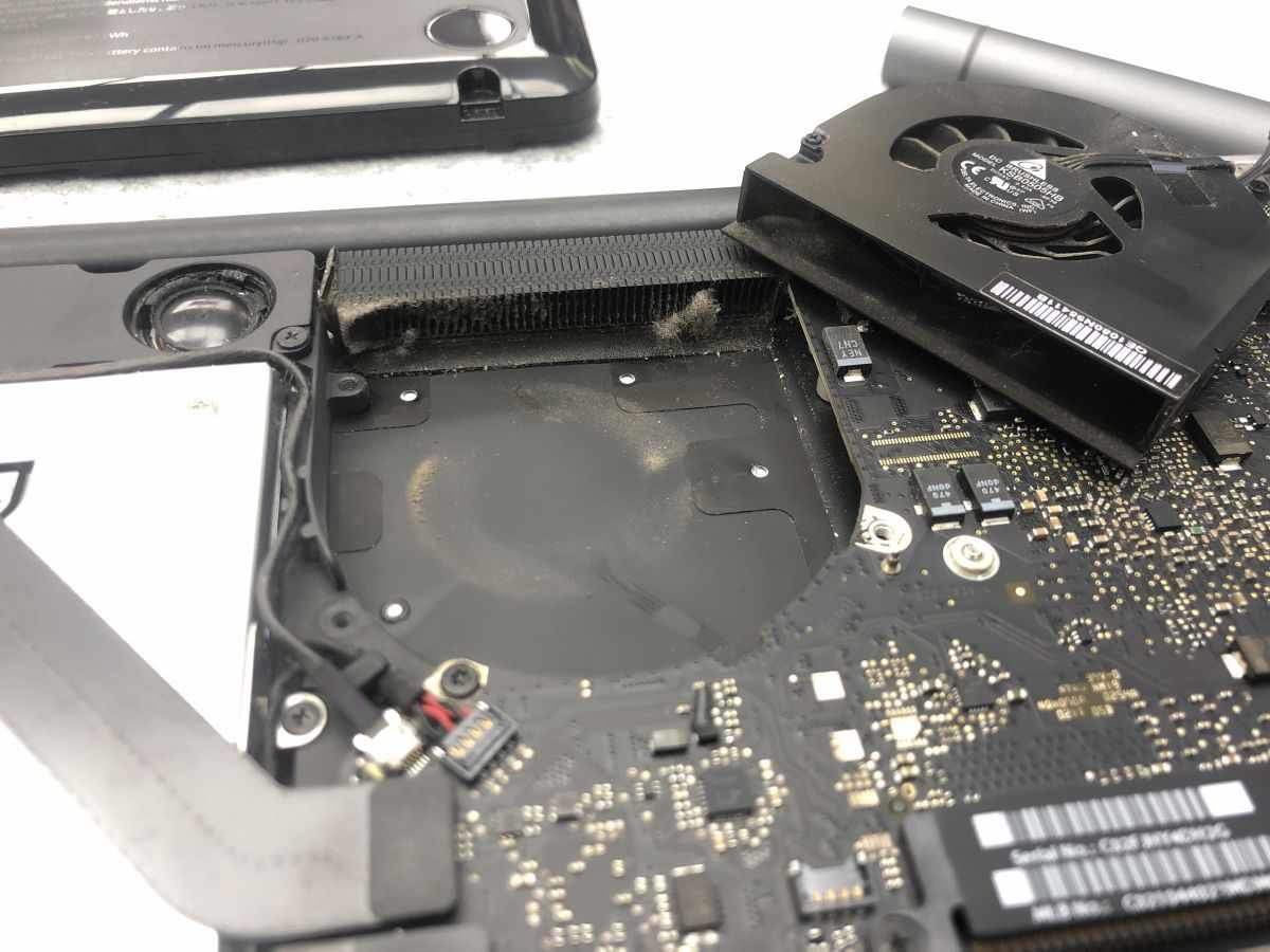 MacBook 機內清潔保養